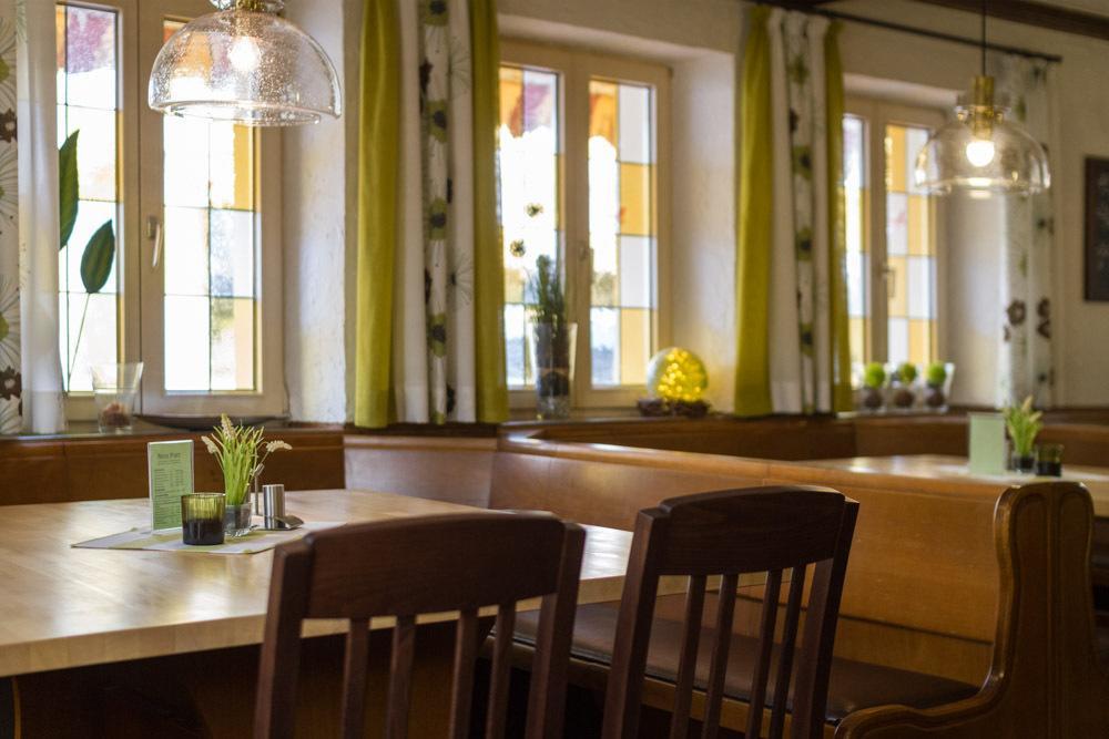 Hotel-Gasthof Neue Post Leutershausen  Екстер'єр фото