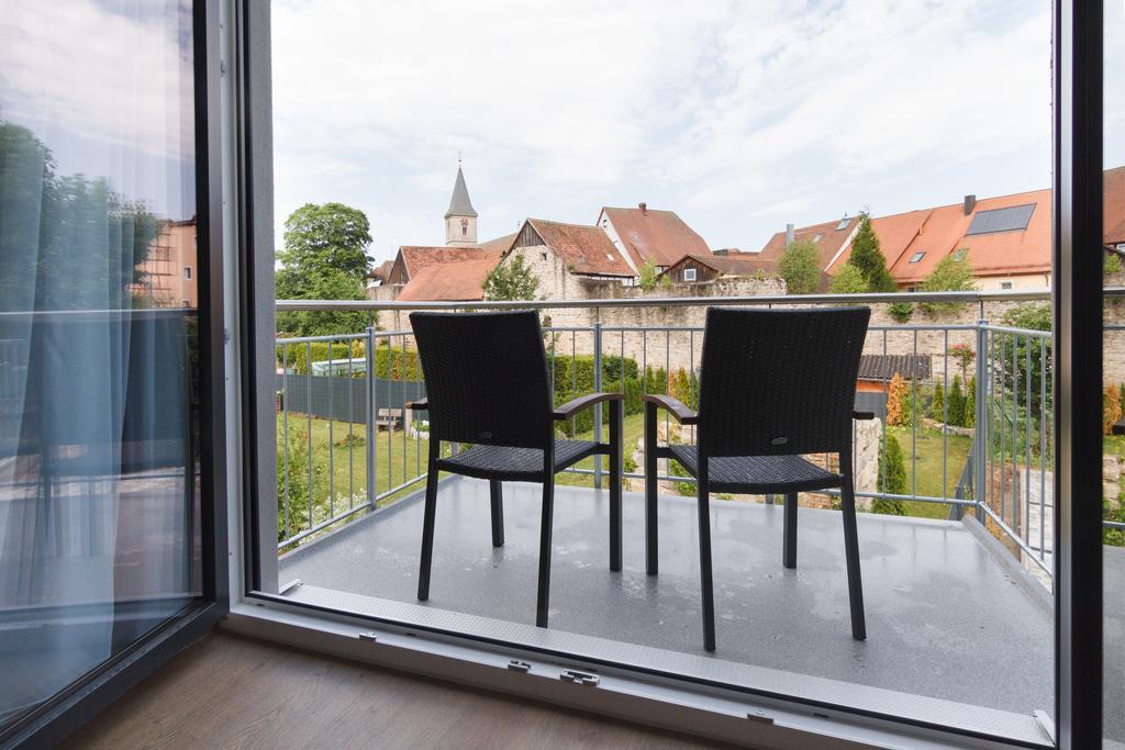 Hotel-Gasthof Neue Post Leutershausen  Екстер'єр фото