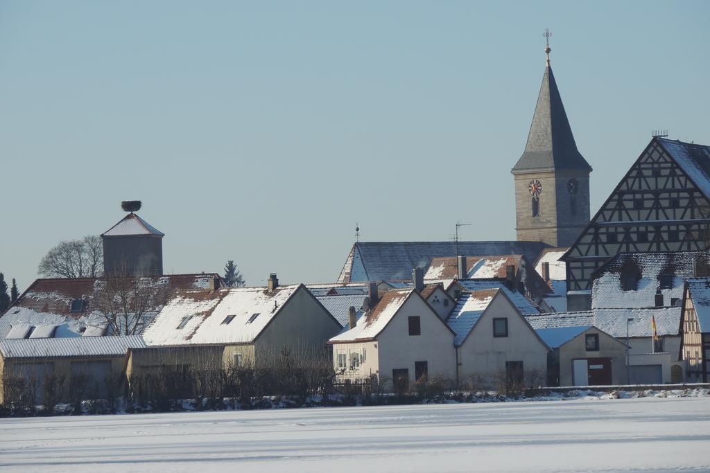 Hotel-Gasthof Neue Post Leutershausen  Екстер'єр фото