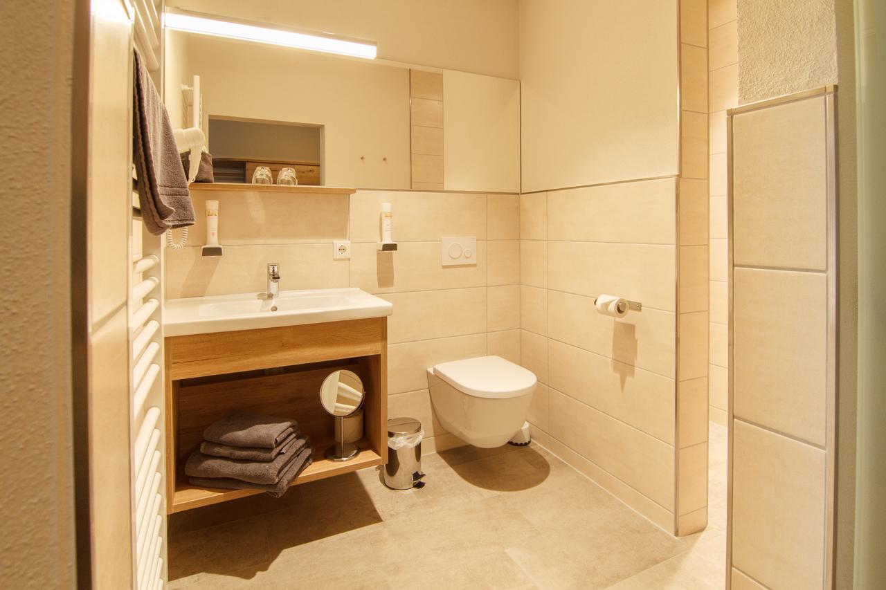 Hotel-Gasthof Neue Post Leutershausen  Екстер'єр фото