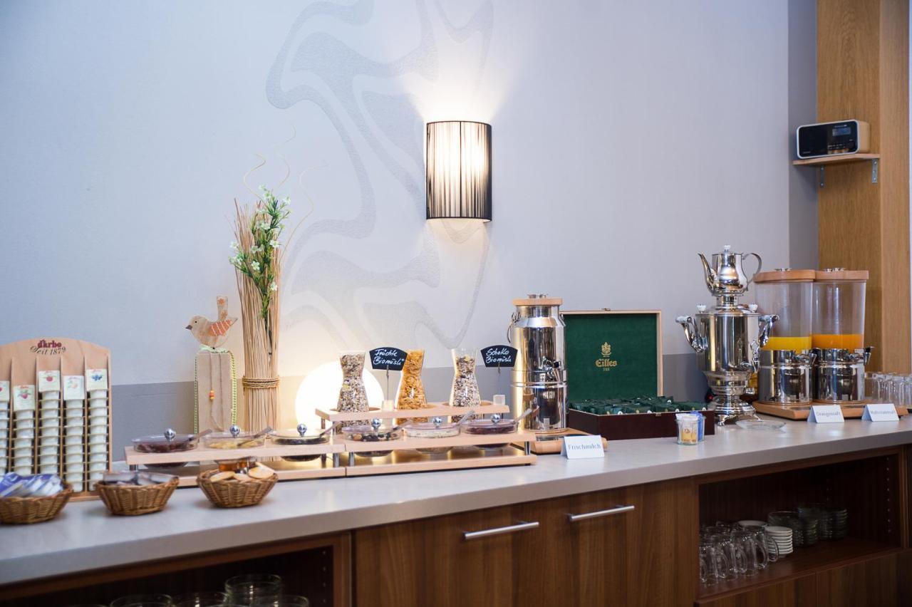 Hotel-Gasthof Neue Post Leutershausen  Екстер'єр фото