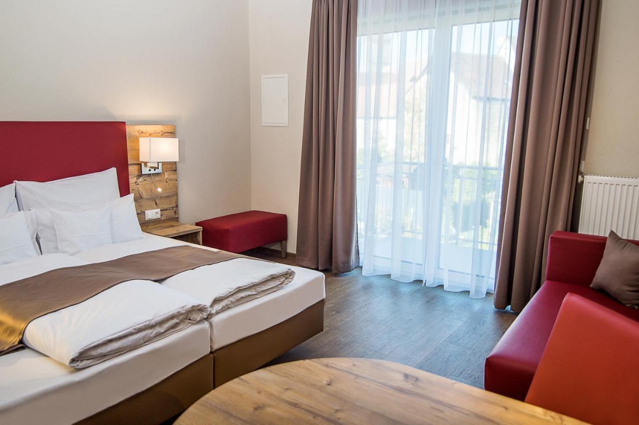 Hotel-Gasthof Neue Post Leutershausen  Екстер'єр фото