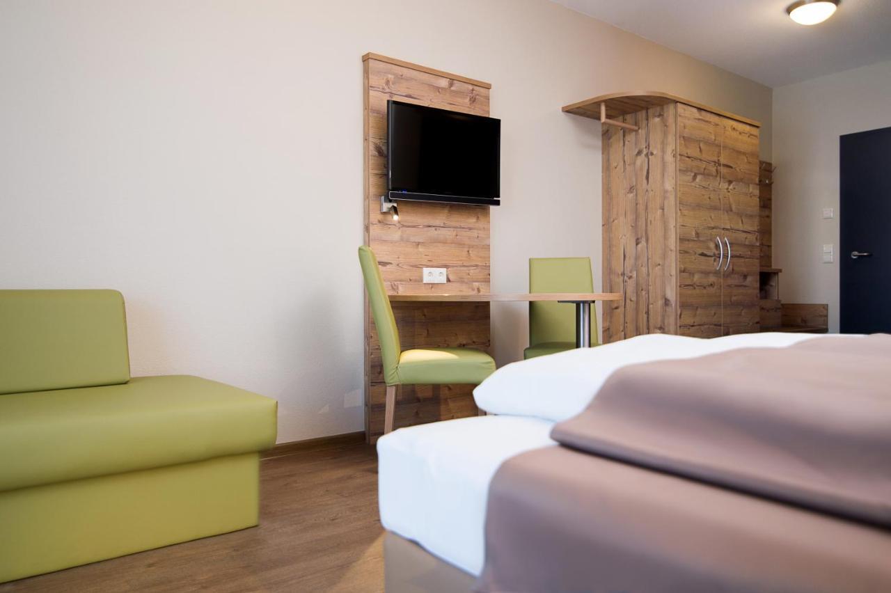 Hotel-Gasthof Neue Post Leutershausen  Екстер'єр фото