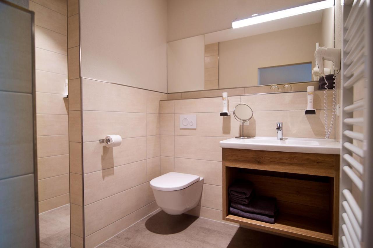 Hotel-Gasthof Neue Post Leutershausen  Екстер'єр фото