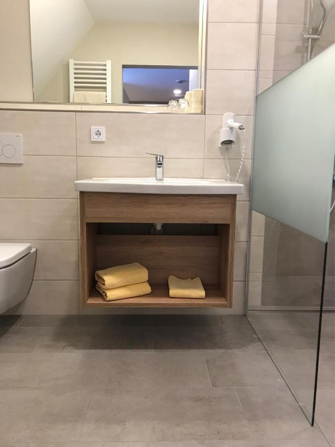Hotel-Gasthof Neue Post Leutershausen  Екстер'єр фото